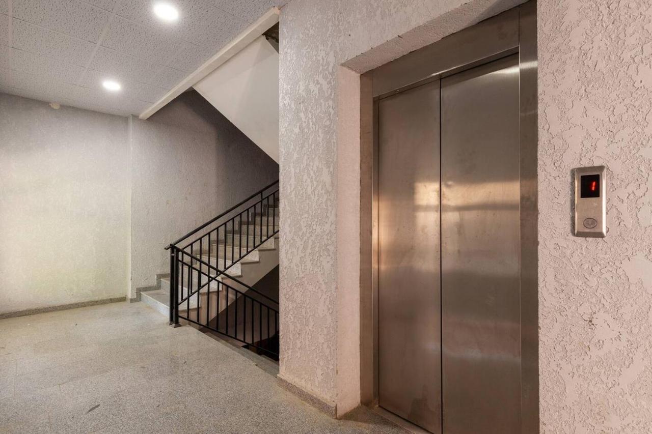 Veli Group Apartment In Old City クタイシ エクステリア 写真